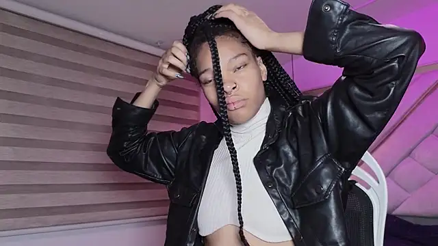 mia gatesvg online show from March 2026 03:11:01 AM