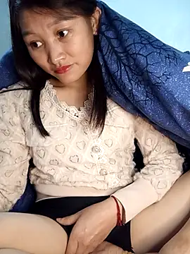 yumyum112 online show from February 2026 02:08:02 AM