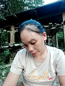 vanvan005 online show from May 2026 11:28:02 AM