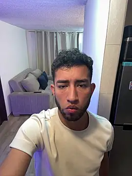 Snapshot of liam_bronw chatting on January 2026 10:12:02 PM liam bronw online show from January 2026 10:12:02 PM