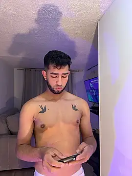 Snapshot of liam_bronw chatting on January 2026 01:32:01 AM liam bronw online show from January 2026 01:32:01 AM