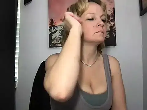 SattivvaXXX online show from April 2026 12:06:01 PM