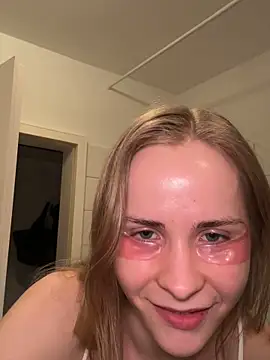 Sunny Eve online show from April 2026 07:33:02 PM