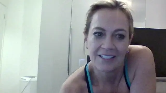Snapshot of Milfshake227 chatting on March 2026 11:20:02 PM Milfshake227 online show from March 2026 11:20:02 PM