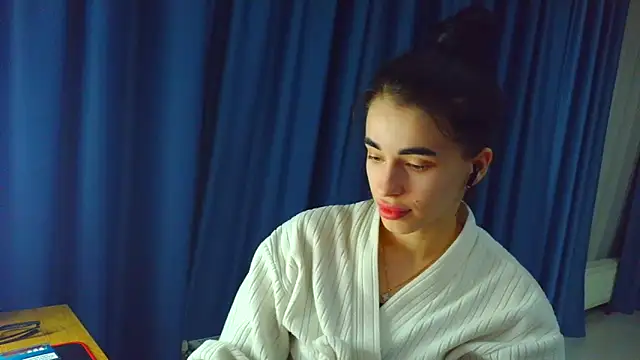 Vlada Elfie online show from March 2026 07:31:01 PM