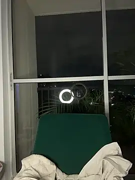 alesziarose  online show from February 2026 12:32:01 AM