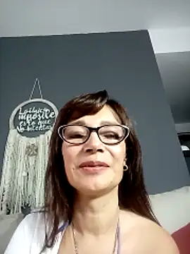 Danatetas online show from April 2026 12:17:01 PM