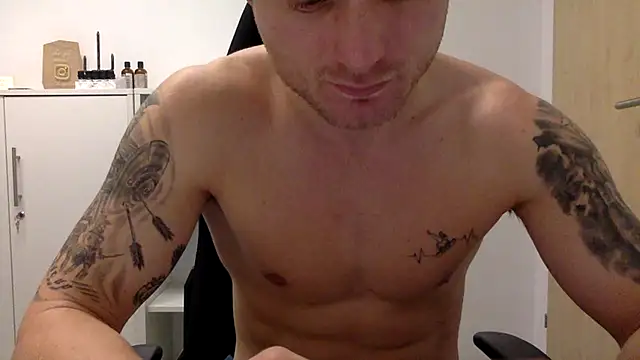 Fitlover1994 online show from January 2026 08:41:02 AM