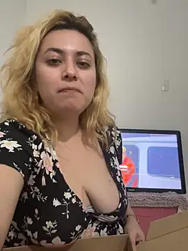 Lililuxx online show from March 2026 02:15:01 AM