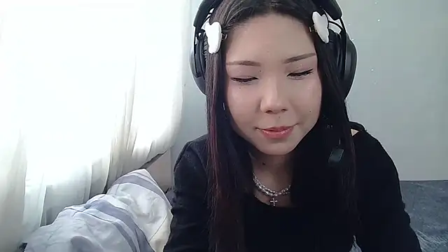 AprilOnilll online show from January 2026 09:22:02 AM