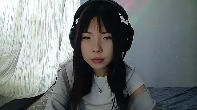 AprilOnilll online show from January 2026 10:08:02 AM