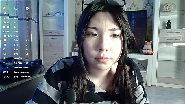 AprilOnilll online show from February 2026 10:33:01 AM