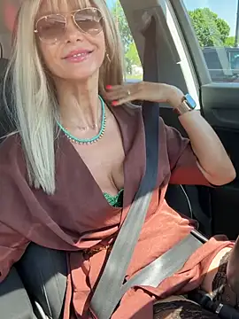 Snapshot of NaughtyNinky chatting on May 2026 09:27:02 AM NaughtyNinky online show from May 2026 09:27:02 AM