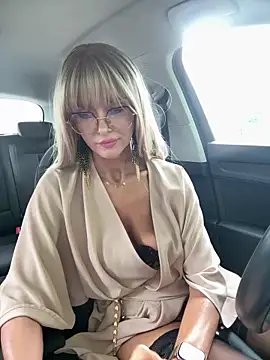 Snapshot of NaughtyNinky chatting on June 2026 07:25:02 AM NaughtyNinky online show from June 2026 07:25:02 AM