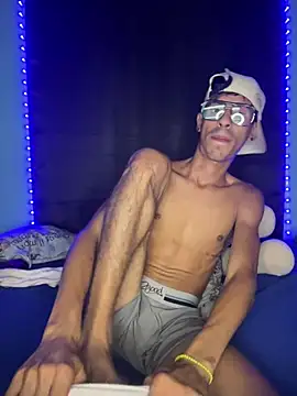 Snapshot of alexx_23cm chatting on January 2026 11:42:01 PM alexx 23cm online show from January 2026 11:42:01 PM