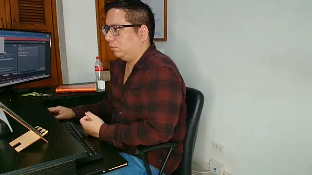 Snapshot of chubby16cm chatting on January 2026 11:20:02 PM chubby16cm online show from January 2026 11:20:02 PM