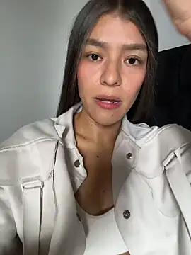 TaylorrHill online show from February 2026 06:15:02 PM