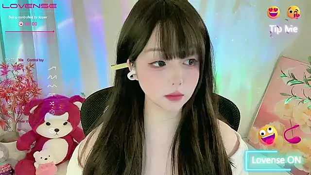 CLaire-5 online show from April 2026 11:32:02 PM