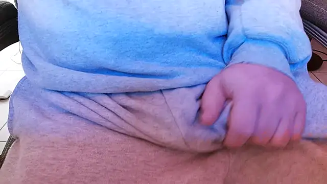 Snapshot of Dominic2295 chatting on February 2026 07:07:01 AM Dominic2295 online show from February 2026 07:07:01 AM