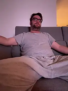 Snapshot of Dominic2295 chatting on February 2026 04:46:01 AM Dominic2295 online show from February 2026 04:46:01 AM