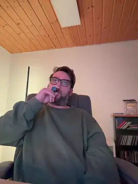 Snapshot of Dominic2295 chatting on February 2026 07:40:01 AM Dominic2295 online show from February 2026 07:40:01 AM