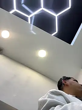 Steven24r30 online show from January 2026 01:37:02 PM