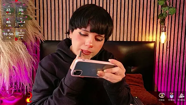 Hiddenhotcake online show from April 2026 07:37:01 PM