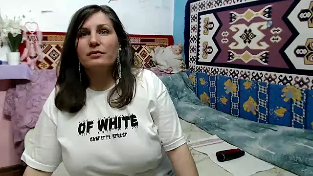 Adelinemilf online show from March 2026 02:33:01 PM