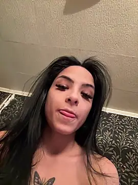 Snapshot of Evelin199 chatting on April 2026 05:30:01 PM Evelin199 online show from April 2026 05:30:01 PM