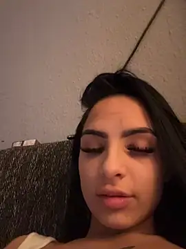 Snapshot of Evelin199 chatting on May 2026 07:53:02 PM Evelin199 online show from May 2026 07:53:02 PM