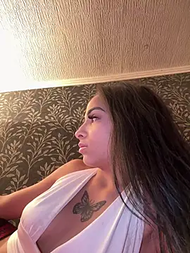 Snapshot of Evelin199 chatting on July 2026 03:27:02 PM Evelin199 online show from July 2026 03:27:02 PM