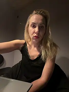 ElenaWhitmore online show from June 2026 10:45:02 PM