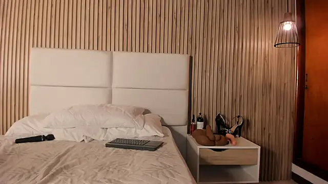 rachell queen  online show from February 2026 12:32:01 PM