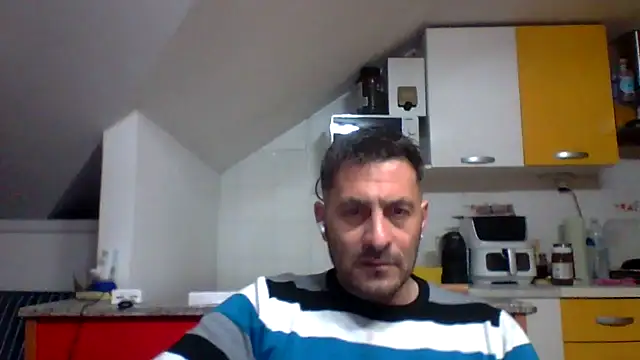 Snapshot of colosone chatting on April 2026 08:17:01 PM colosone online show from April 2026 08:17:01 PM