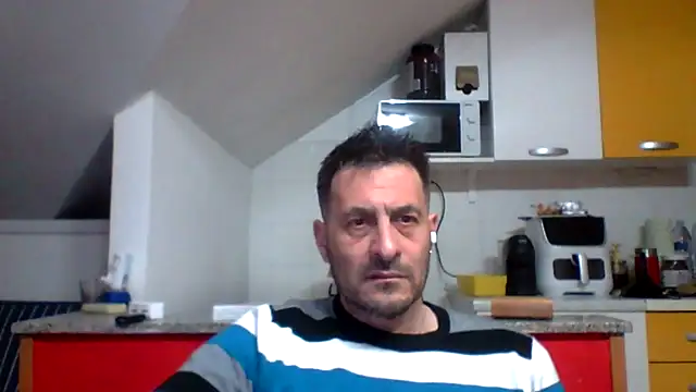 Snapshot of colosone chatting on April 2026 03:42:02 PM colosone online show from April 2026 03:42:02 PM