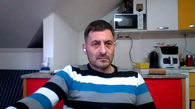 Snapshot of colosone chatting on April 2026 04:16:01 PM colosone online show from April 2026 04:16:01 PM