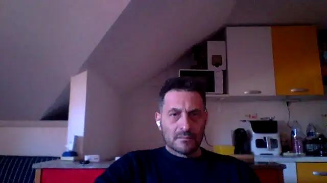 Snapshot of colosone chatting on April 2026 01:41:01 PM colosone online show from April 2026 01:41:01 PM