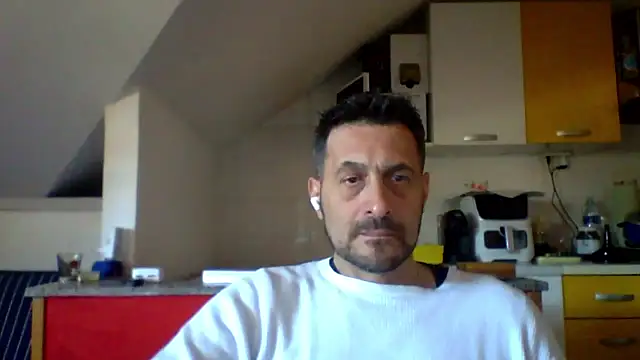 Snapshot of colosone chatting on April 2026 10:59:01 AM colosone online show from April 2026 10:59:01 AM