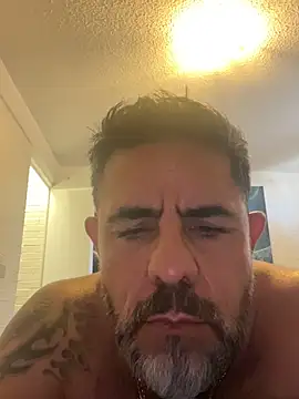 Snapshot of wolfbucker chatting on January 2026 05:59:02 PM wolfbucker online show from January 2026 05:59:02 PM