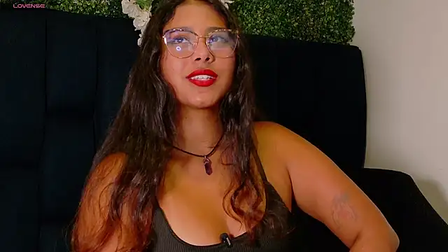 Snapshot of AnnaSmiles chatting on May 2026 03:21:02 PM AnnaSmiles online show from May 2026 03:21:02 PM