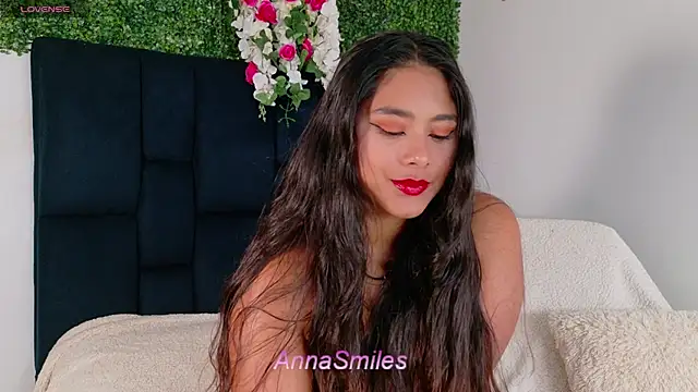 Snapshot of AnnaSmiles chatting on June 2026 07:04:01 PM AnnaSmiles online show from June 2026 07:04:01 PM