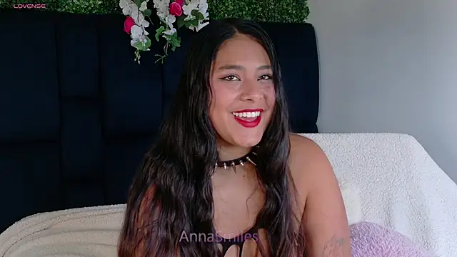 Snapshot of AnnaSmiles chatting on July 2026 06:44:01 PM AnnaSmiles online show from July 2026 06:44:01 PM