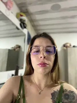 NatalyPinky online show from May 2026 11:23:04 PM