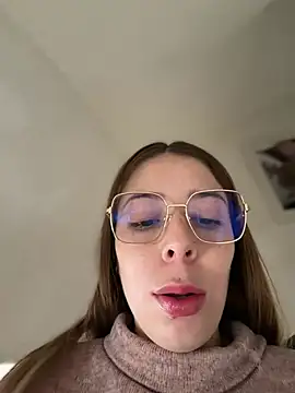 NatalyPinky online show from June 2026 04:49:01 PM