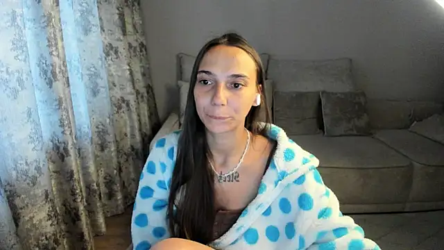 Snapshot of AnnaMized chatting on April 2026 12:10:01 AM AnnaMized online show from April 2026 12:10:01 AM