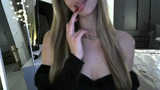 LizaSweetyq online show from February 2026 02:32:02 PM