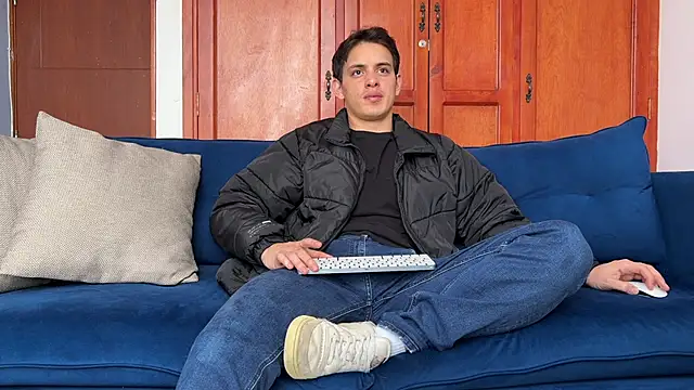 Enzho liam online show from February 2026 03:38:01 PM