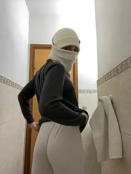 petiteyanel online show from January 2026 07:04:01 PM