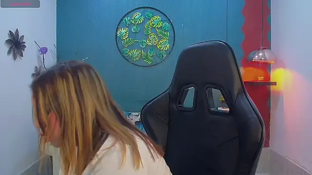 esmeralda cuisman online show from February 2026 12:09:02 PM