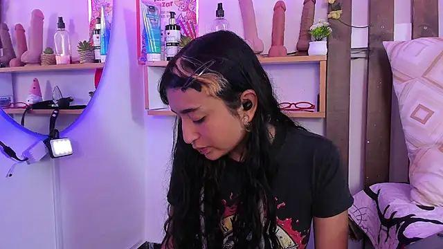 MeowMota  online show from April 2026 06:30:02 PM